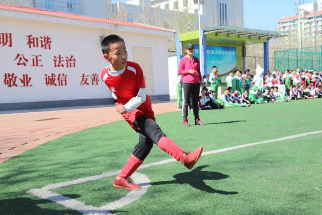 小卡复出快船大胜老鹰 约基奇46+10掘金克马刺